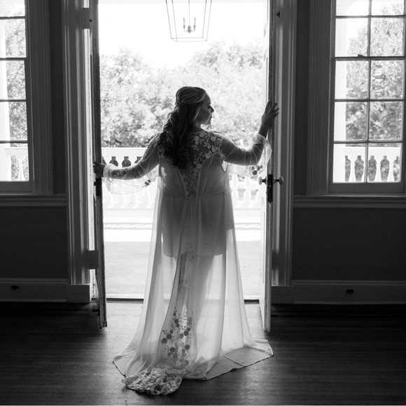 Le Rose Bridal Lace Beaded Robe with slip, like new, size XL - Picture 6 of 8